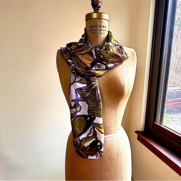 Vtg 80s Anne Klein for Vera Neumann Silk Tropical Birds Rectangular neck Scarf - Picture 3 of 10